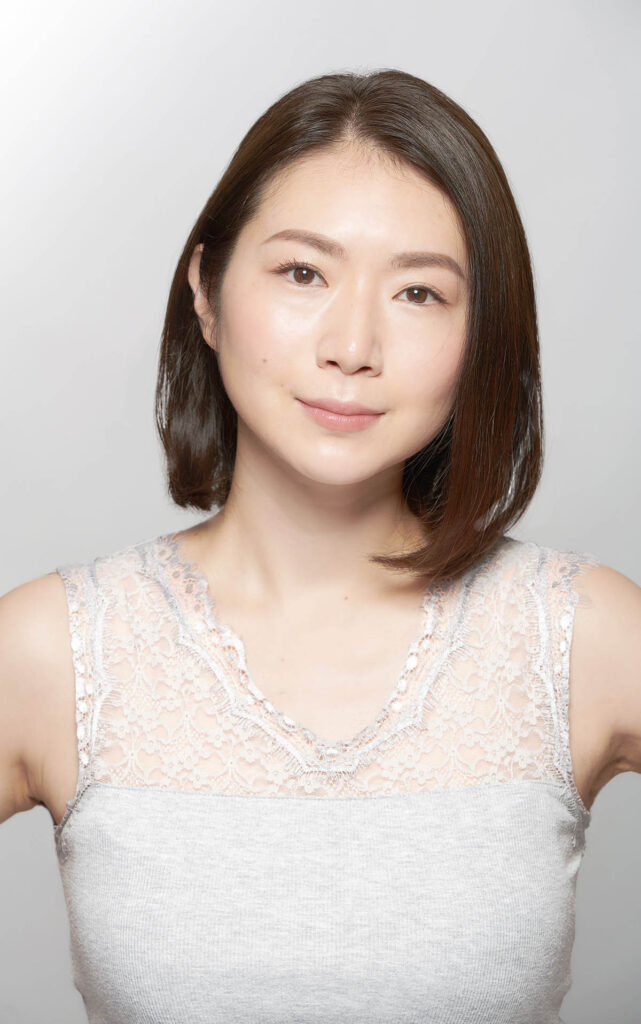 Momoyo Oyama Female JapaneseEnglish Voice Over Artist